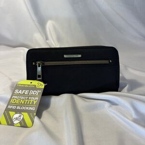 TRAVELON SAFE ID Wallet RFID Block Identity Protection Black Zip Wristlet NIB